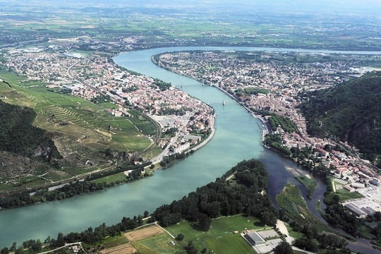 Le Rhône entre Tain-l’Hermitage et Tournon — vol Drôme–Ardèche
