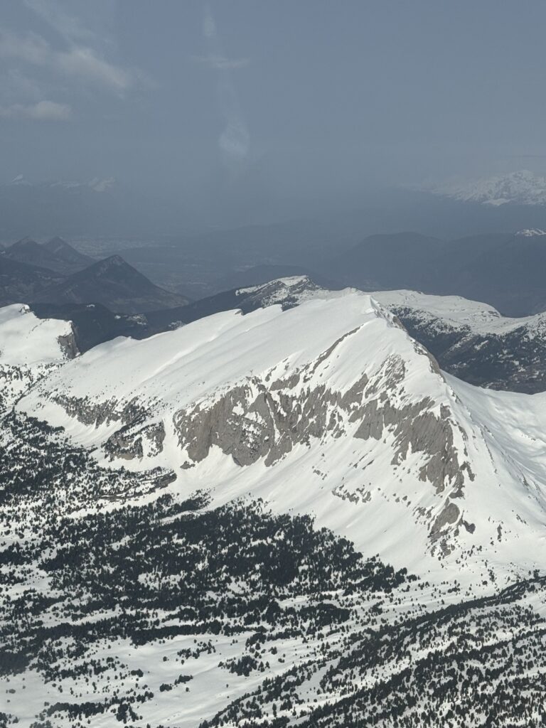 Sommets enneigés du Vercors vus du ciel